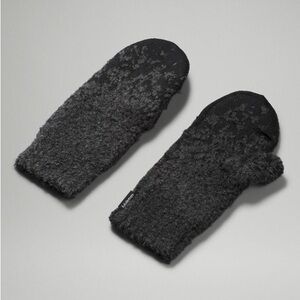 Lululemon Women’s Ombré Knit Textured Mittens, Black/Graphite Grey, Size: M/L